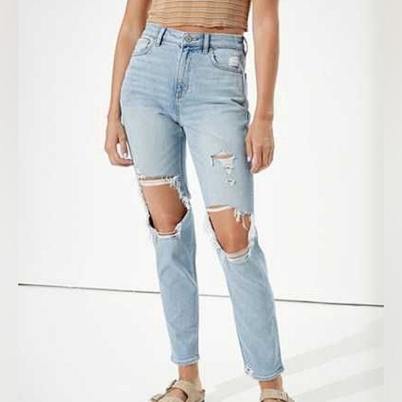 American Eagle Outfitters Denim - AE Mom Jean